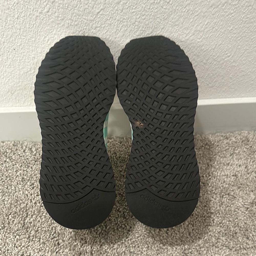 Adidas - Picture 2 of 5